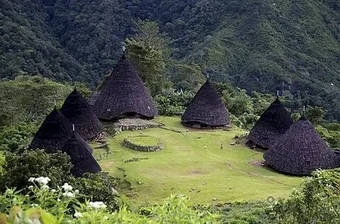 Best Komodo Boat Trip in Flores Overland Tour