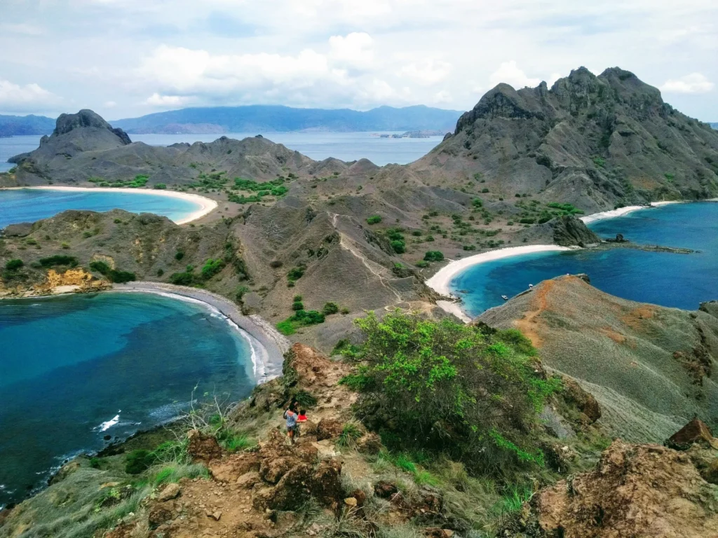 Komodo Island Day Trip & 2-Day Flores Village and Hobbit Cave Adventure Gallery